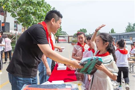 告成镇隔子沟小学 小米河南分公司到隔子沟小学进行爱心捐助活动校园广角dfedu