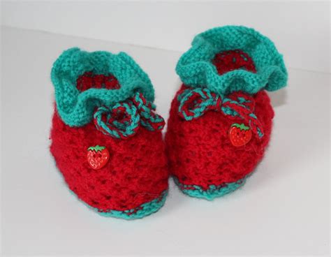 Strickanleitung Baby Schuhe Booties Stiefelchen Erdbeere