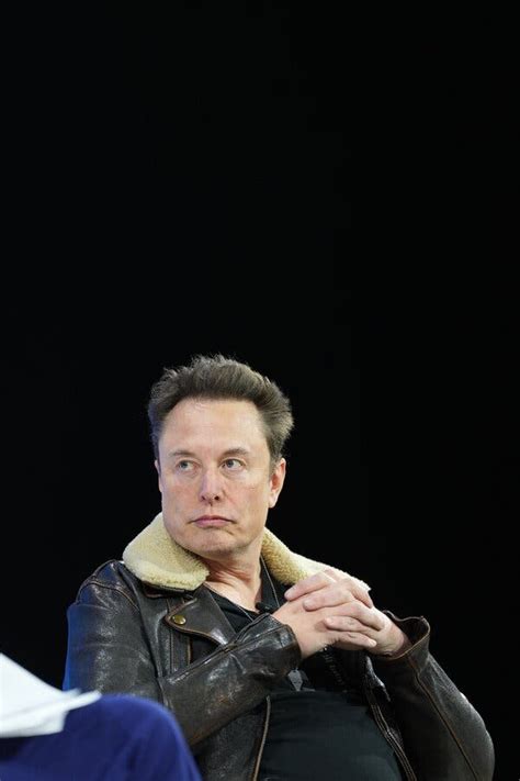 Musk’s Friends and Fans Applaud Shareholder Vote on His Payday - The New York Times