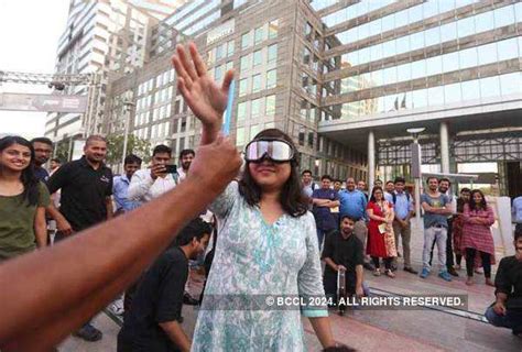 Nukkad Natak At Cyber Hub Gives Road Safety Gyan Events Movie News