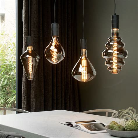 Ampoule déco filament LED XXL dimmable E27 VIENA en verre fumé noir