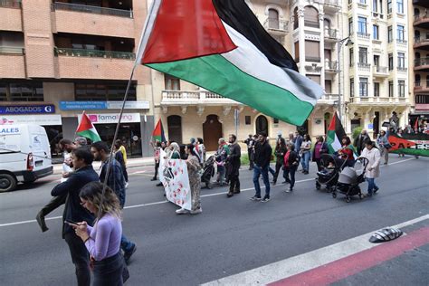 Imágenes De La Manifestación En Apoyo Al Pueblo Palestino La Rioja