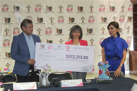 Recibe Dif Cuernavaca Cheque Por Subasta De Obras