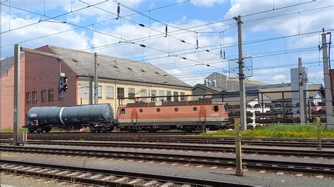 Alpenstaubsauger Mit Einem Kesselwagen Und Vectron Mit Autozug