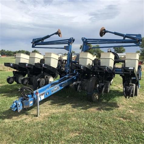1995 Kinze 2200 28070 Quincy Tractor Llc