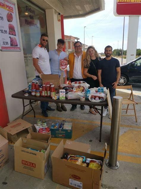 Ribera Il Leo Club Raccoglie Generi Alimentari Per Donarli Alla