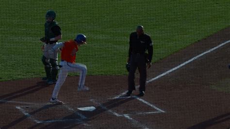 Clemson Baseball Team Wins Season Opener 11 3 Over Binghamton