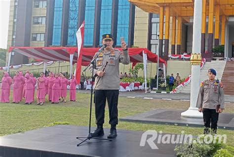 Ratusan Personel Polda Riau Naik Pangkat Irjen Iqbal Harus Paralel