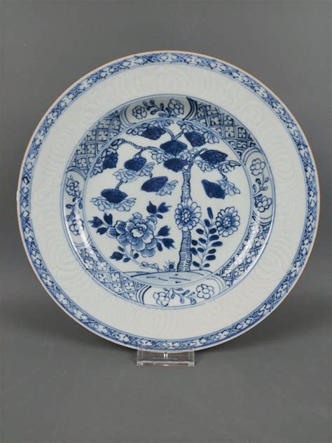 Plato Azul Y Blanco Anhua Porcelana Peonias Y Catawiki