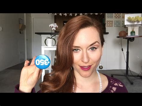 9 Hot Sexy Amie Walker Bikini Pics