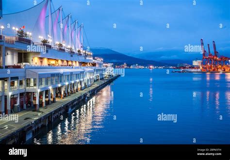 Vancouver canada place night hi-res stock photography and images - Alamy