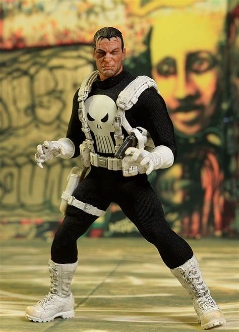 Live Photos Mezco The Classic Punisher Action Figure One 12