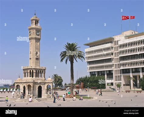 Izmir Saat Kulesi Fotos Und Bildmaterial In Hoher Aufl Sung Alamy