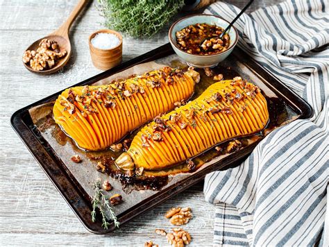 Butternut Kürbis aus dem Ofen à la Hasselback Rezept LECKER