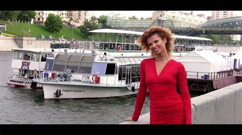 Актриса Юлия Гришина - Девушка в красном - YouTube