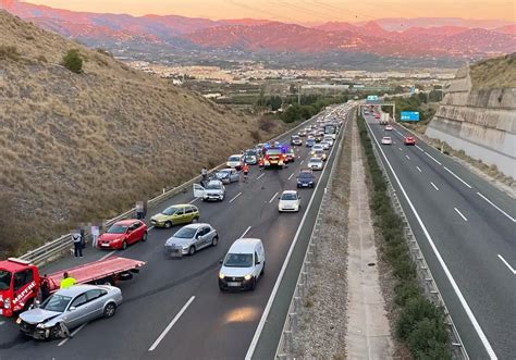 Dos Accidentes En La A De La Axarqu A Provocan Caos Circulatorio Y