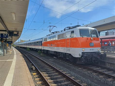 DB 111 111 1 TRI für GoAhead mit dem RE 52370 nach Stuttgart Hbf am