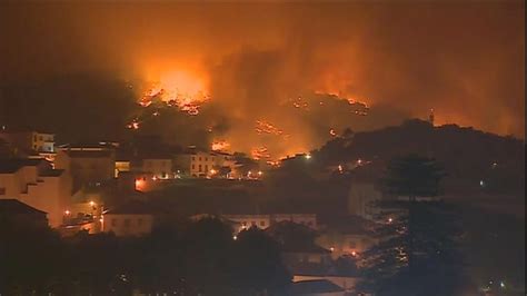 Hitzewelle Kampf gegen Waldbrände in Spanien und Portugal dauert an