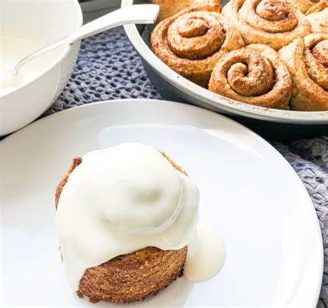 Whole Wheat Cinnamon Rolls With Greek Yogurt Icing The Realist Food