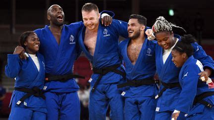 Les Belles histoires des Jeux l équipe de France mixte de judo une