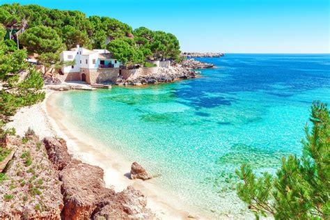 Puente de Mayo en Mallorca con vuelos y hotel con media pensión