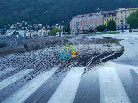 Como Lago Esondato Nella Notte Impressionante Crescita Con Tanti