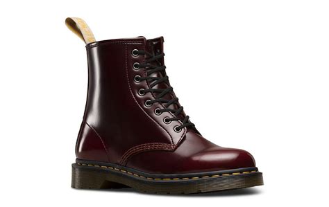 Doc Martens Vegan 1460 Cherry Red Cambridge Brush Bordeaux