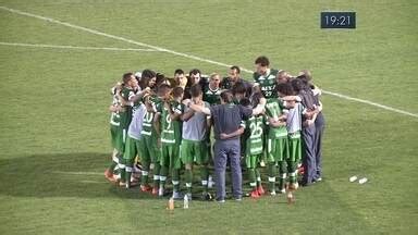 Nsc Not Cias Sc Torcedor Da Chapecoense Comemora Vit Ria Seguida De