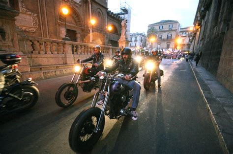 Fiaccole Per Ricordare Le Vittime Della Strada Di Palermo