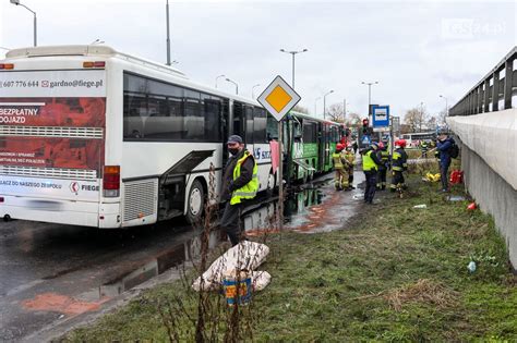 Wypadek W Szczecinie Zderzenie Dw Ch Autobus W Na Ul Gda Skiej Ponad