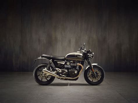 Motorrad Vergleich Triumph Bonneville T Black Vs Triumph Speed