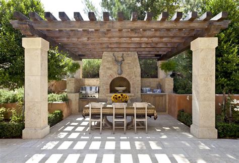 15 Outdoor Grill Ideas for Your Summer Entertaining Spot