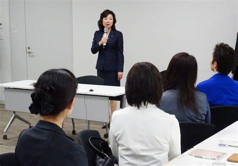 女性の議席増やすには 総務相、地方議員と対話 行政・社会 佐賀新聞ニュース 佐賀新聞