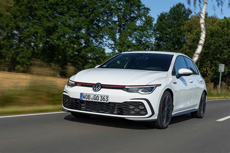 L ultima corsa con la Volkswagen Golf GTI che presto non esisterà più