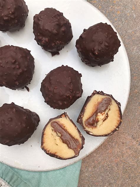 Hazelnut Cookie Balls Recipe