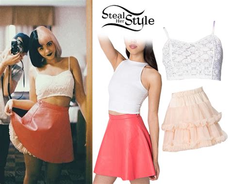 Melanie Martinez S Clothes And Outfits Steal Her Style Page 3