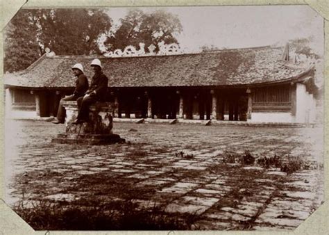 Văn miếu Hà Nội 1895-1899 | Pagode des corbeaux. Lieutenants… | Flickr