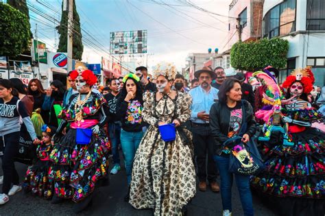 Miles De Personas Caminan En Megadesfile Por D A De Muertos En Texcoco