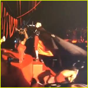 Madonna Falls On Stage Backwards at BRIT Awards 2015 (Video) | 2015 ...