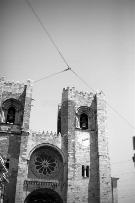 Lisbon S Iconic Sé Cathedral, a Stunning Blend of Romanesque and Gothic Architecture. Editorial ...