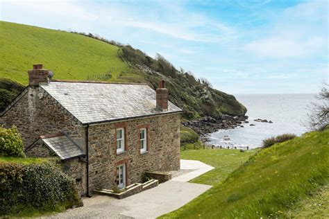 Best Coastal Cottages In Cornwall | The Boutique Handbook