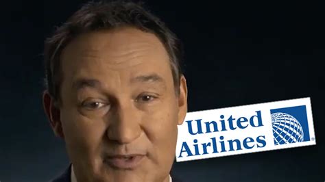 United Airlines CEO Oscar Munoz 'Deeply' Apologizes, Vows to 'Do the ...