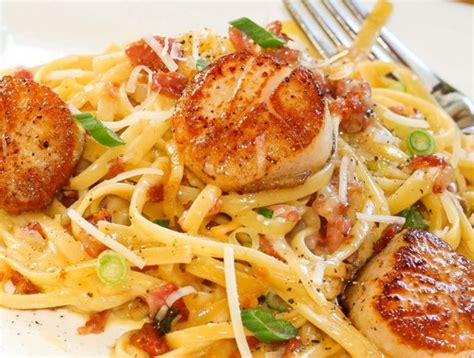 La meilleure recette de linguine aux pétoncles dans une sauce carbonara