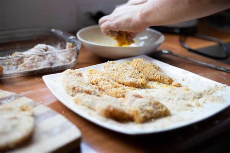 Cómo hacer filetes de pollo empanados y que queden jugosos Recetuquis