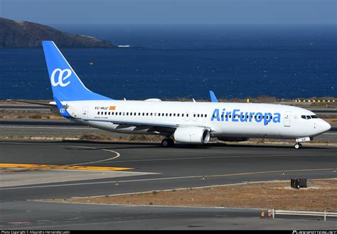 EC MUZ Air Europa Boeing 737 85P WL Photo by Alejandro Hernández León