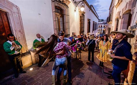 Conoce Las Famosas Callejoneadas Hotel Emporio Zacatecas