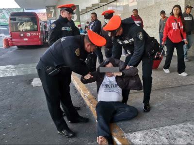 En AICM Detienen A Hombre En Estado De Ebriedad Tras Agredir A Conductor