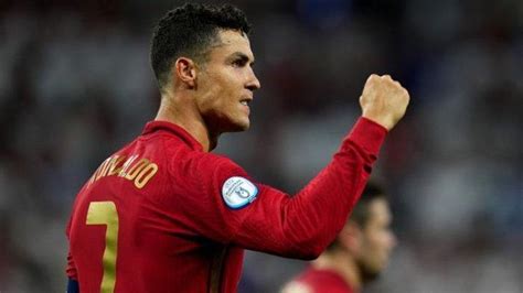 Belum Mau Pensiun Dari Timnas Cristiano Ronaldo Isyaratkan Bakal Main