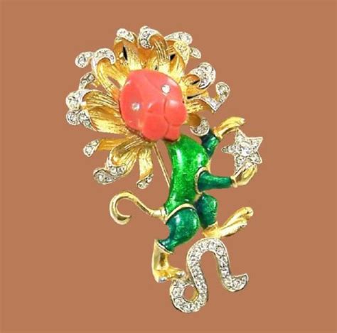 Leo zodiac sign. Jewelry alloy, crystals, enamel - Kaleidoscope effect