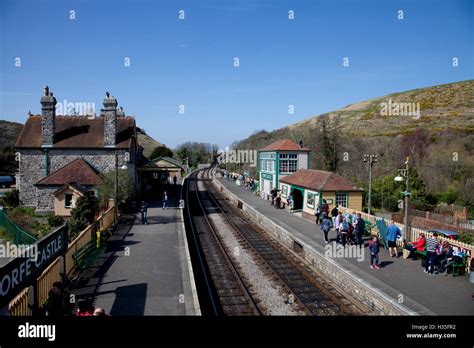 Castle Railway Hi Res Stock Photography And Images Alamy